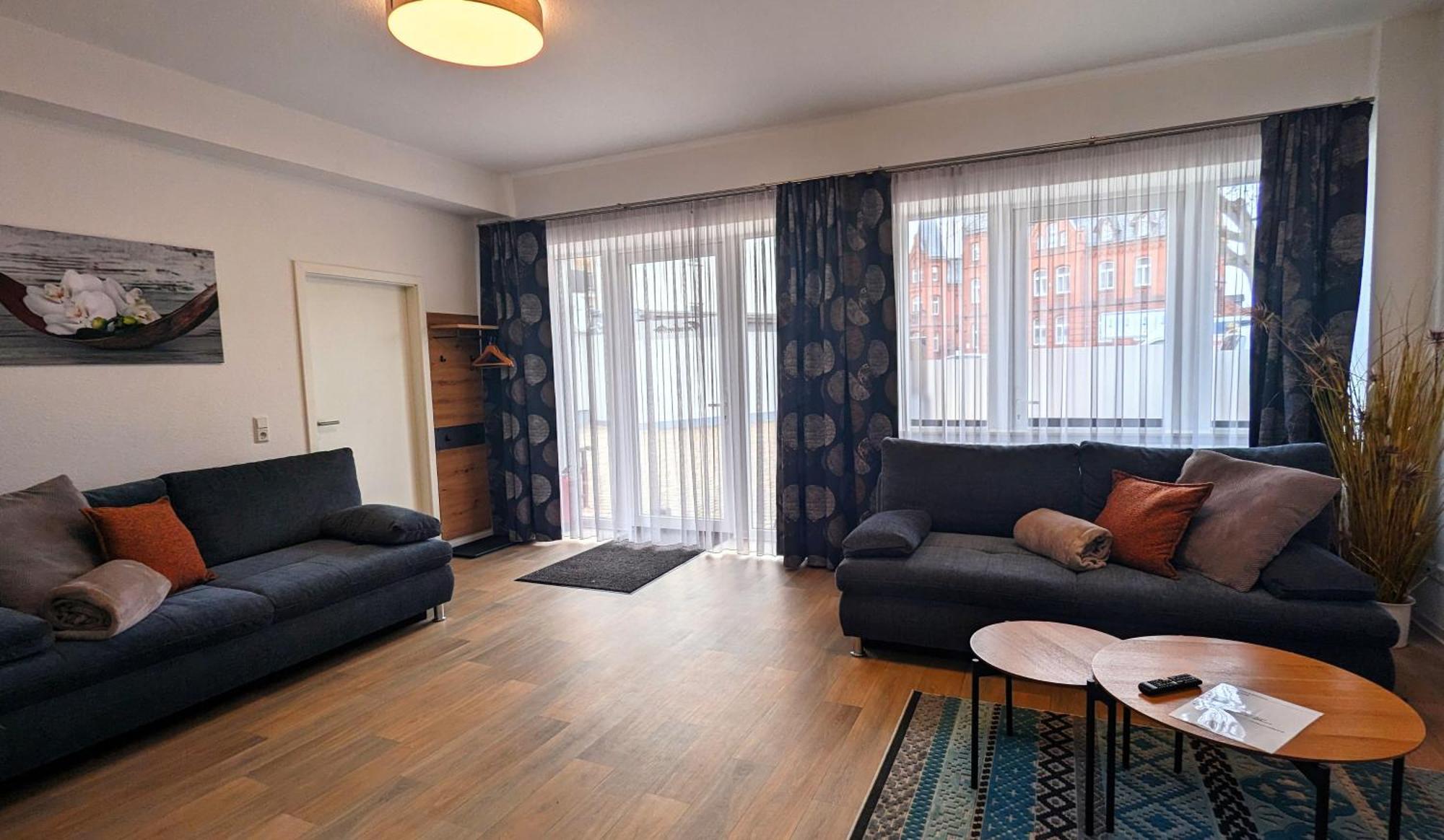 Fewo Urban Gotha-Apartment Friedenstein- Am Schlosspark- Parken An Der Der Tuer- Barrierefrei, 900 Meter Zum Bahnhof - Wallbox ภายนอก รูปภาพ