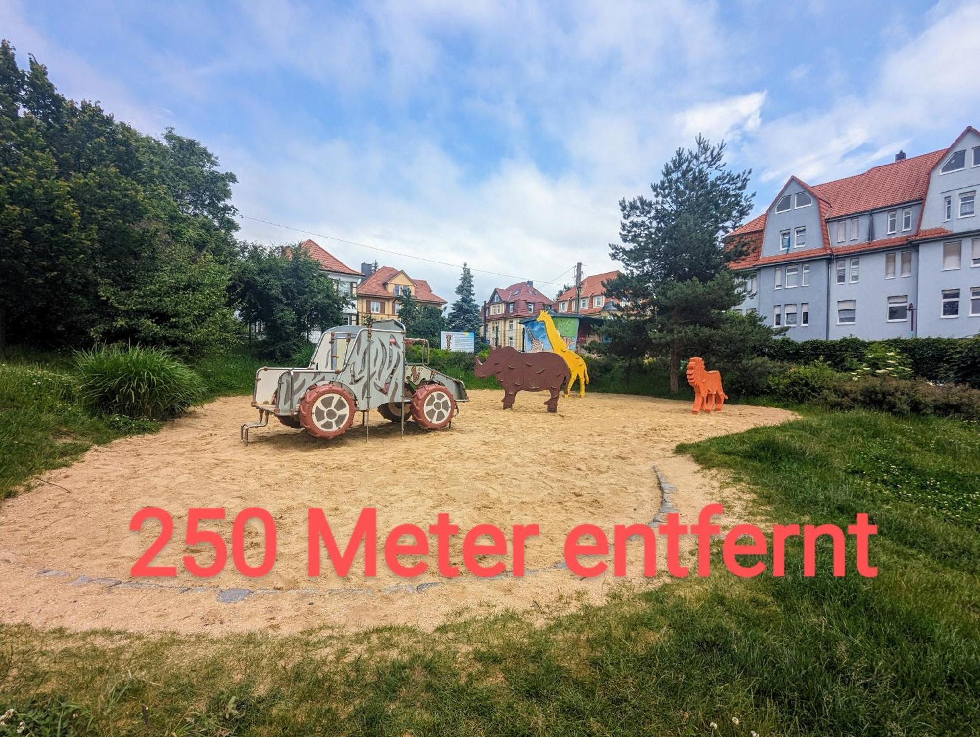Fewo Urban Gotha-Apartment Friedenstein- Am Schlosspark- Parken An Der Der Tuer- Barrierefrei, 900 Meter Zum Bahnhof - Wallbox ภายนอก รูปภาพ